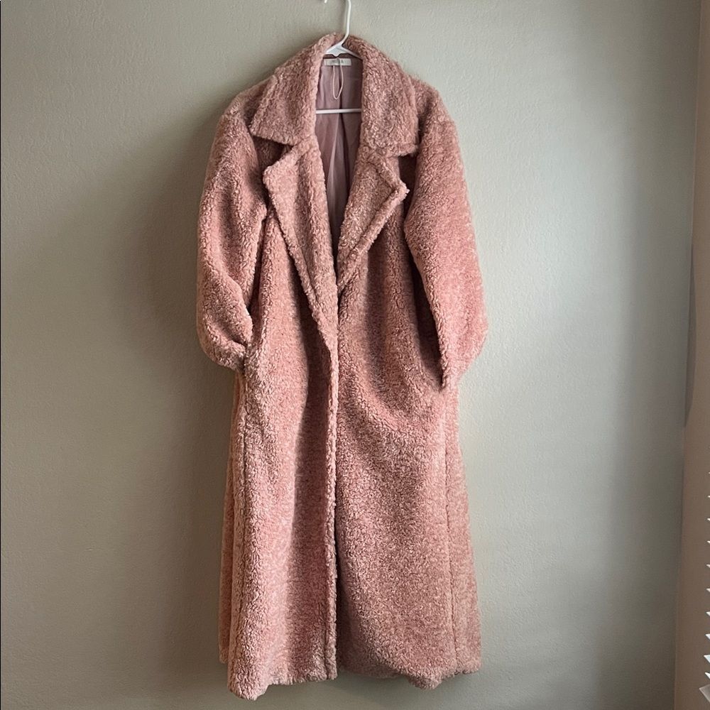 NWOT Mulla Long Teddy Bear Coat in Blush/Pink with Pockets in Size L